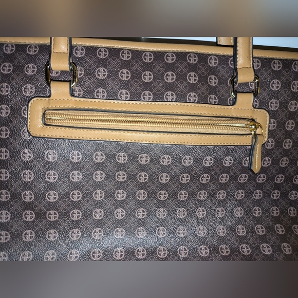 Giani Bernini Holiday Tote Purse Bears Sling GUC - Picture 9 of 16